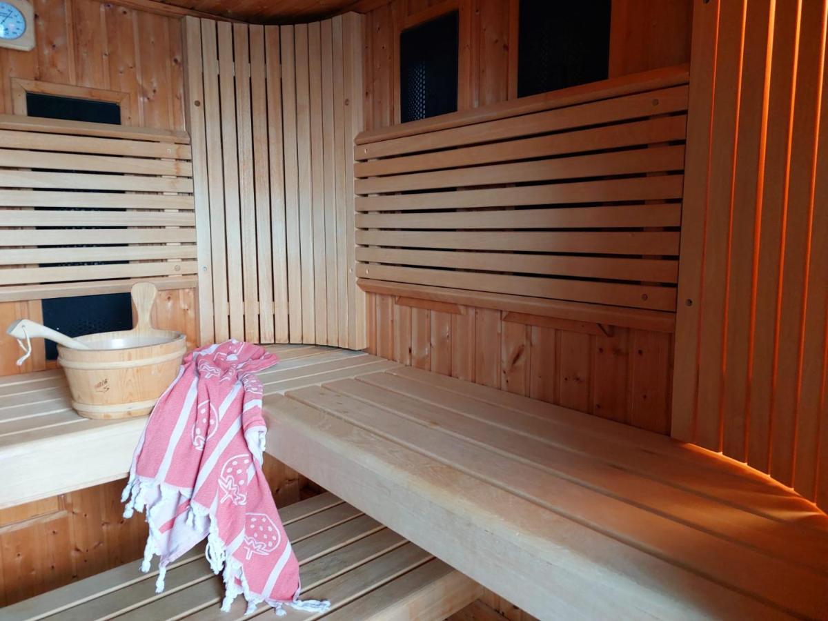 Luxe Gastenverblijf In Het Hart Van Friesland Akkrum Екстериор снимка